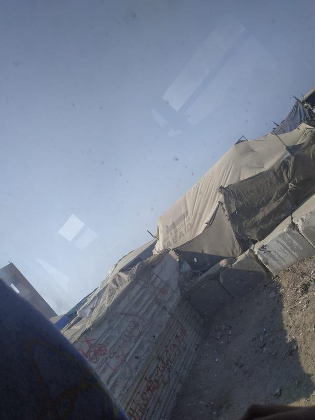 一个加沙家庭的循环日常：在枪声与废墟中	，寻找食物与水