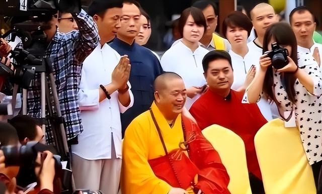 释永信倒台后，老乡才敢说实话，当年他想两三万一户买下整个村