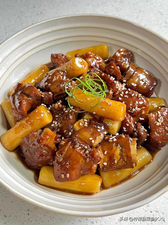 吃一斤它等于吃10只鸡，一降血脂、二降血糖、三降胆固醇，别不懂