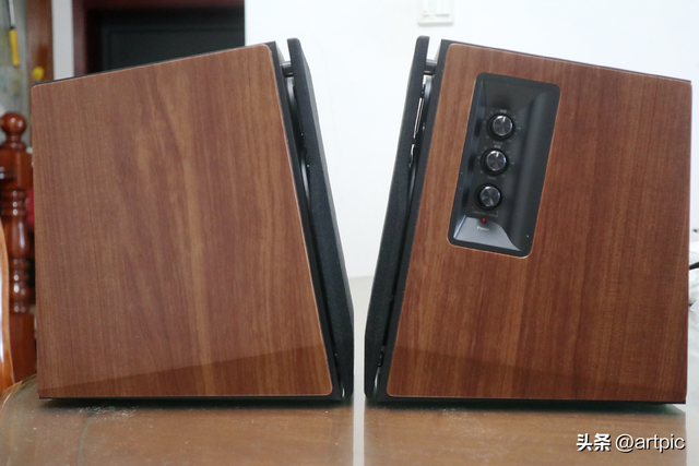 谁说电视机只能配回音壁？漫步者R1700BT+音箱：双单元66W功率
