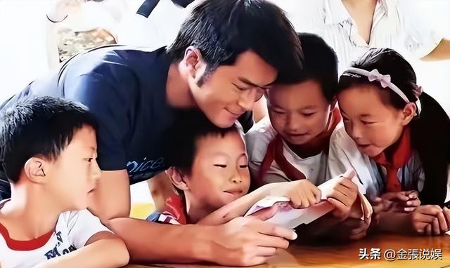贪污上亿、假慈善？被实名举报的韩红，如今连坐椅子都成了"错"