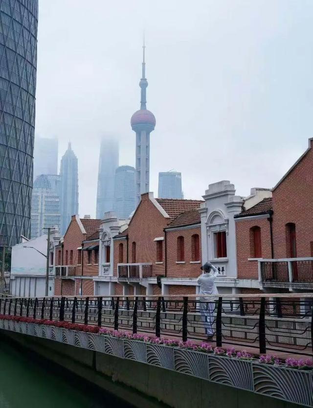 为了这些超绝的Citywalk机位，总要逛一趟上海吧~