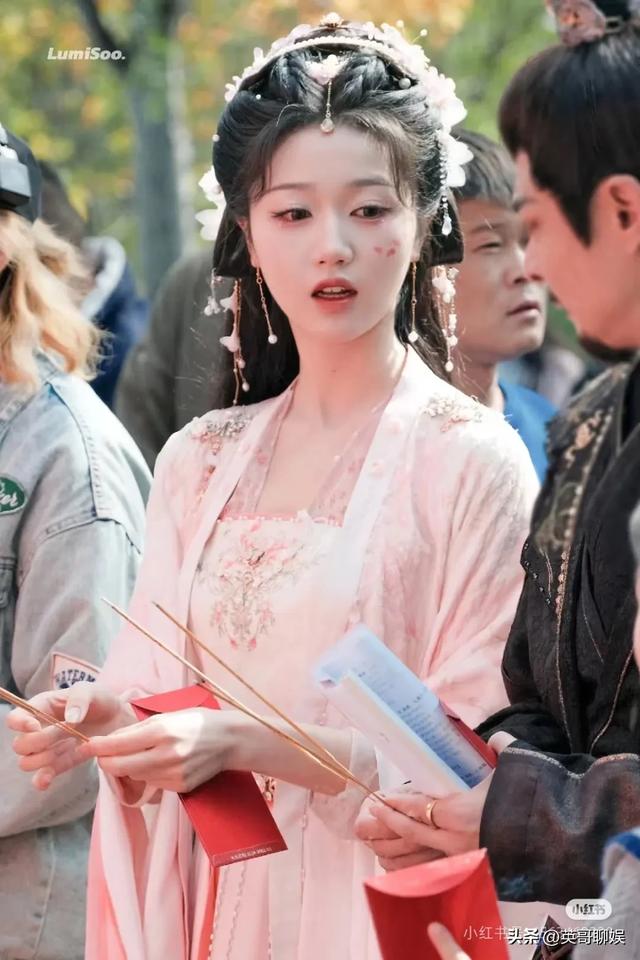 短剧圈人气最高十位女演员，刘念垫底，韩雨彤跌出前五，榜首太美