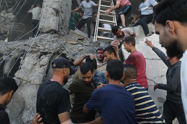 俄军无人机发威！20公里“死亡区”成型，乌军陷入三重绝境