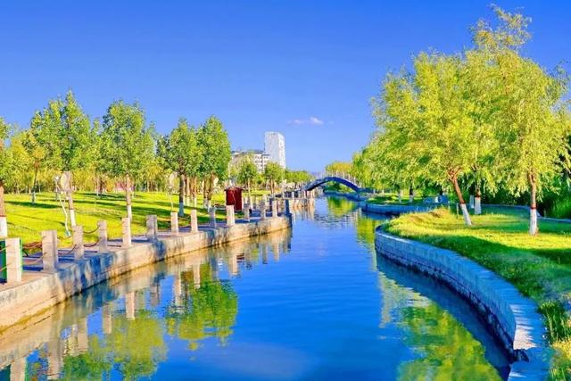 水天一色 博斯腾湖