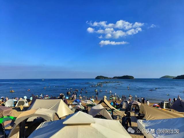 就在傅家庄浴场旁边，大连这个海边更美