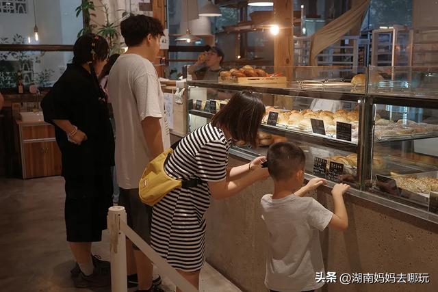 遛娃新方向，贺龙体育馆旁神秘小巷，通向长沙“小首尔”！