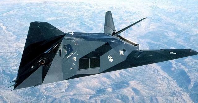 高市早苗对华正式“宣战”！中国两邻居站队日本，特朗普告示全球