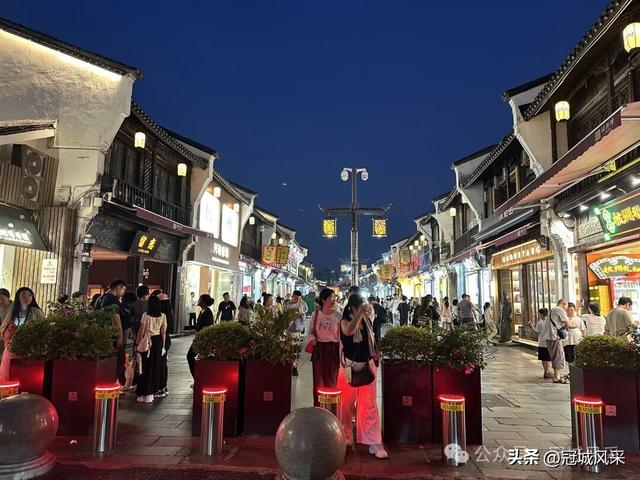 杭州寻吃·一碗蟹黄面