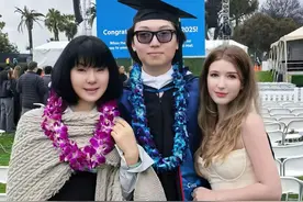 57岁陈红美国出席儿子毕业礼，23岁爱子像富商爸，搂洋媳妇好恩爱图片