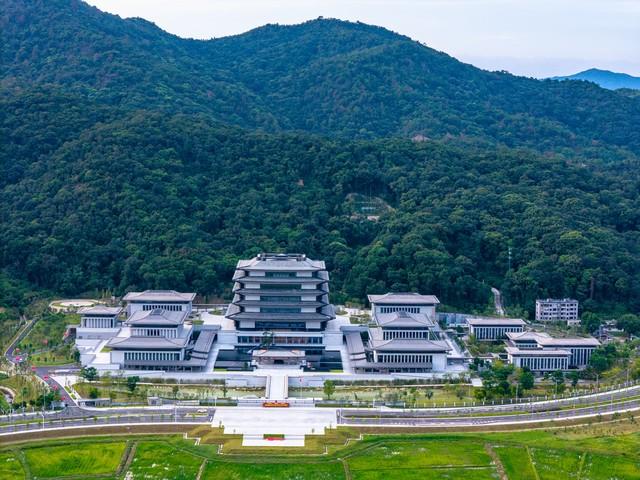 逃离城市计划：凤凰山全攻略，小白也能秒变户外徒步达人！