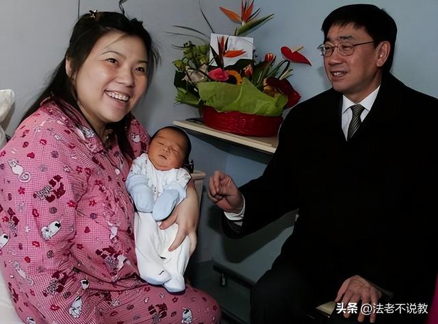 败光20亿、向洋人下跪、国籍问题，邓亚萍身上的标签到底是真是假