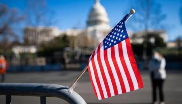 特朗普遇到大麻烦！美国政府关门整一月，民众抱怨声越来越高！