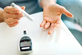 静脉血糖和指尖血糖相比较，哪个更准确，哪个更实用？医生讲清楚图片
