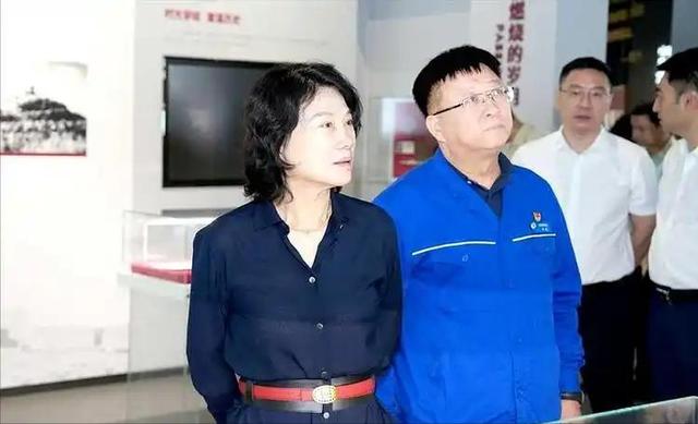 被停职审查	、转移资产、搞办公恋情，董明珠身上标签哪个是真的