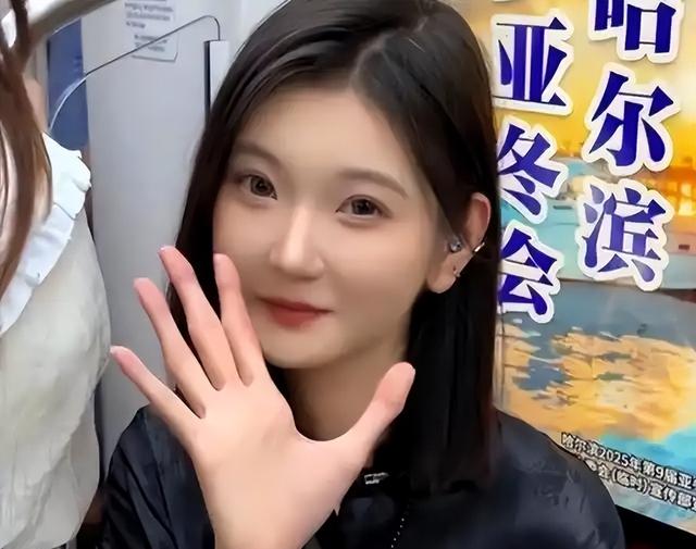 东北女孩身高2.26米，貌美如花	，妈妈却天天发愁：这辈子都难嫁人