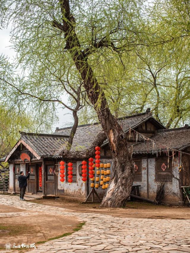 跟着总台非遗微短剧《顾盼锦年》，来三国水浒城get同款打卡地