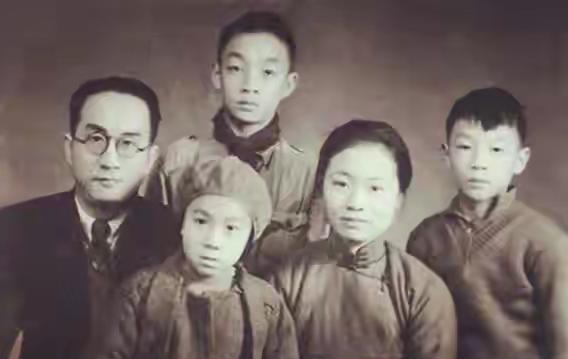 他是叶剑英的大女婿，人称“朴实无华好总理”