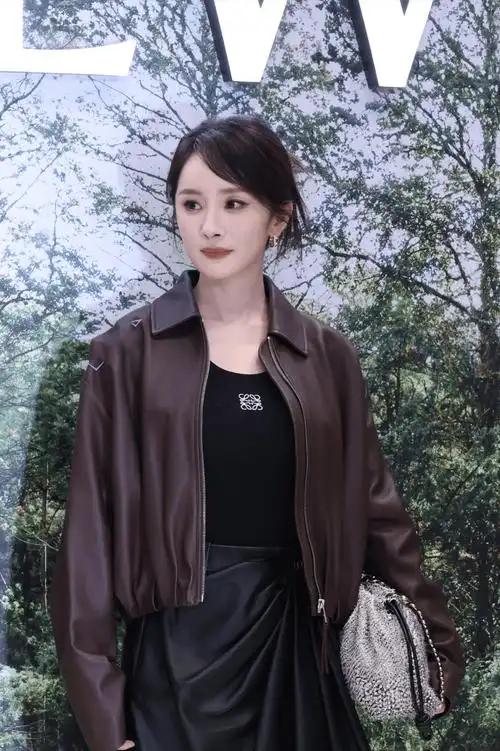 “你以为藏秘密是软弱“?其实这是最强的成长密码!