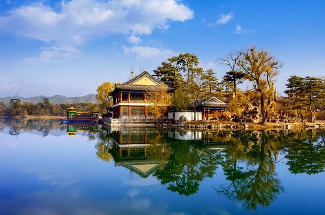 大批老人涌入承德，打着旅游名义，不逛避暑山庄不看外八庙，为啥