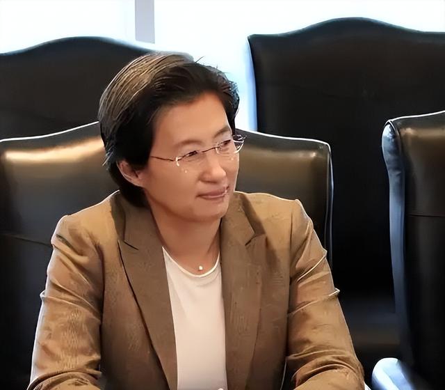顶着骂名给中国送技术，年薪超四亿的她，为何敢和美国对着干？