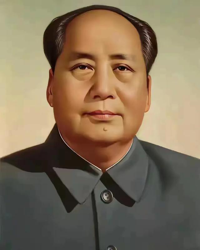 近距离瞻仰毛主席画像,老人家眼里装的全是人民!