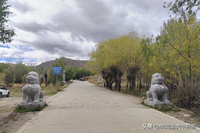 山南市：寻访藏王墓