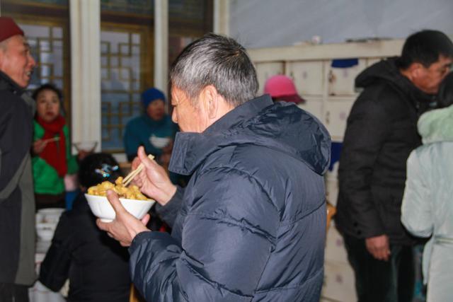 十二年前我在千山五龙宫寺庙吃粥！