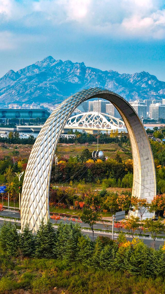 来灵山卫街道赏秋，邂逅星光岛梦幻山海诗画，五彩斑斓美得惊艳