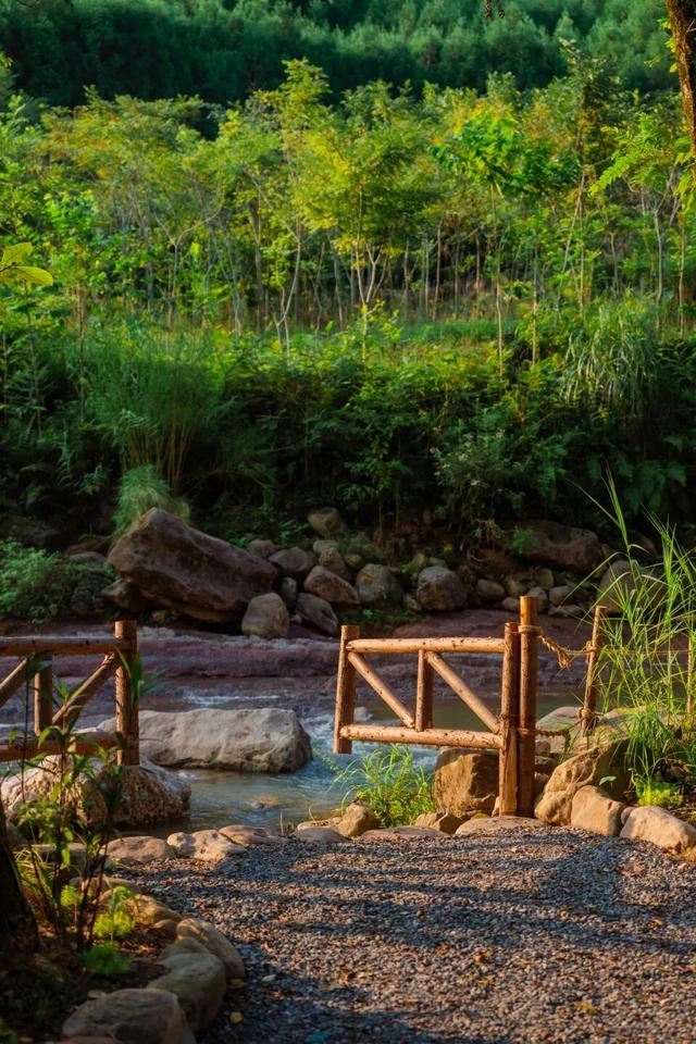 秋崃 | 深秋微凉，正好躲进邛崃山里泡个汤！