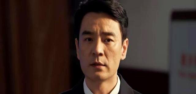 《以法之名》直到重审万海案，洪亮才知李人骏比许言午隐藏得更深