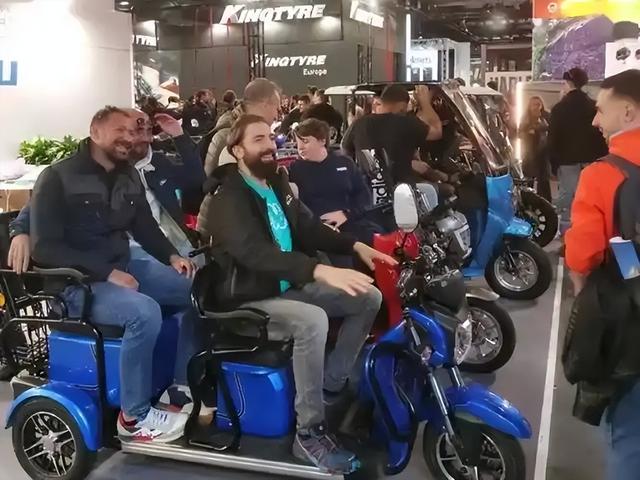 货出海新典范！中国电动三蹦子征服瑞典小岛，外国车主点赞