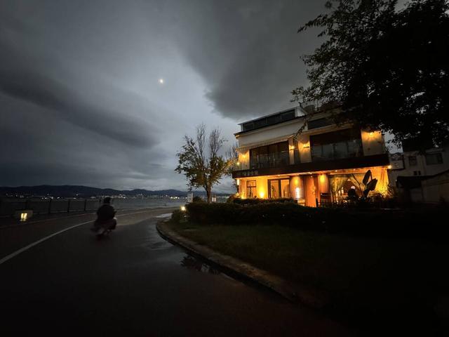 【外眼看云南】柬埔寨顶流姜思倪携全家圆梦云南：在大理邂逅诗和远方