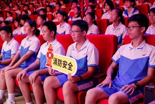 干货满满！蓝老师带你“沉浸式逃生”，这堂公开课你看了吗？