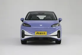 体验极狐汽车考拉，四座布局，空间宽敞，魔方茶几很加分！图片