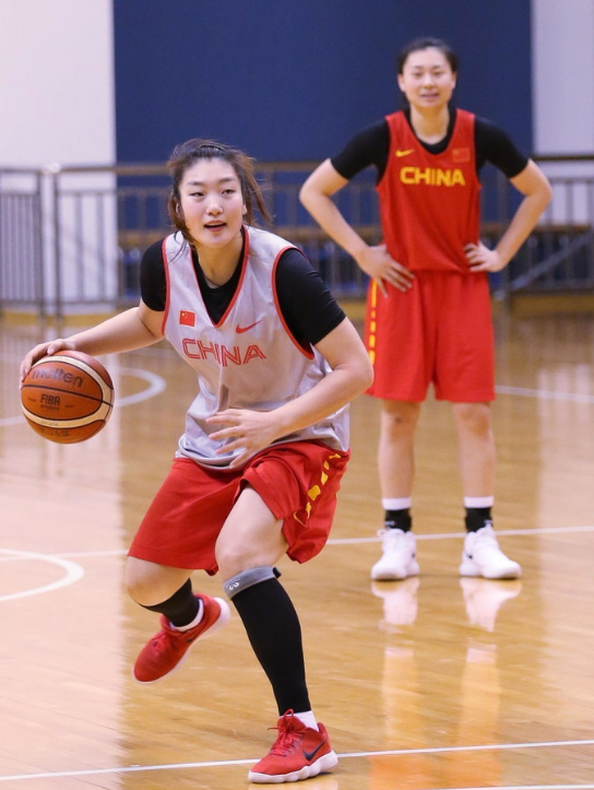 中国女篮开始集训！宫鲁鸣带队：韩旭、杨舒予、徐凤威等状态出色