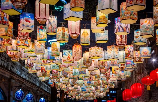 来锦江闹元宵,就这样玩儿→