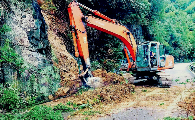 水毁路段修复新突破！浇筑式固化土技术，让公路韧性再升级