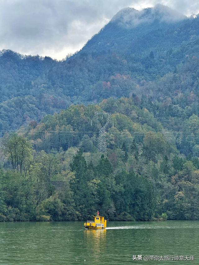 陕南石泉县后柳古镇汉江三峡