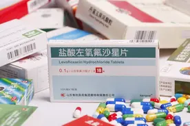 左氧氟沙星是常用抗菌药，可有效治疗4种感染，但是这3类人群慎用图片