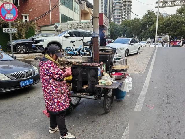 浙江女子家中现金成难题！重达四吨无处放，网友：能压塌房子