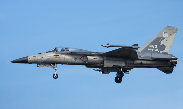 台军魔改IDF战机，换装有源相控阵	，可为何连枭龙C也打不过？