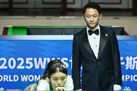 逆转老对手夺冠，中国选手白雨露女子斯诺克世锦赛成功卫冕图片