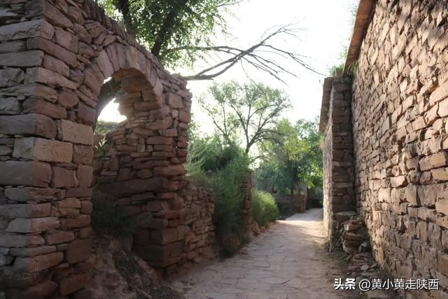 陕西最不起眼的小城！藏着全国罕见的奇观，火车直达零门票