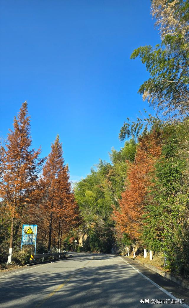 马丁公路、水上红叶的秋景没看到，却被日落和水库给震撼了