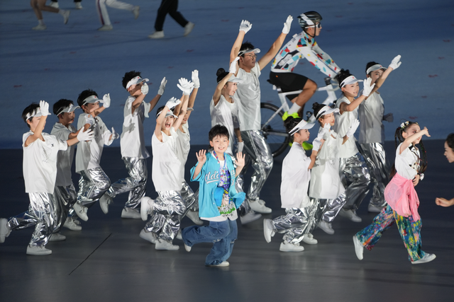 9岁男孩领舞成都世运会开幕式节目