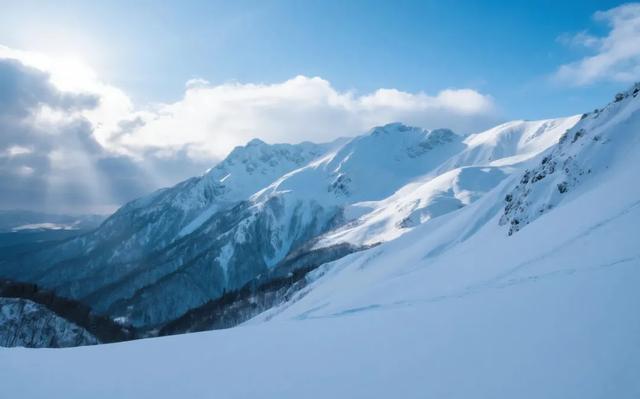 长白山冬日限定:冰封天池、雾凇魔界,一场与天地对话的旅程