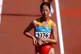 没人看好她，偏偏她最争气！夺得金牌却无人庆祝，教练被判10年！图片