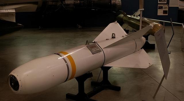 美国不准日本低头	，送出美式炸弹，高市猛然醒悟，对华做重要表态