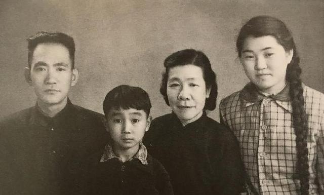 他曾担任河南省委书记，主持修建红旗渠，1978年却被挂了起来